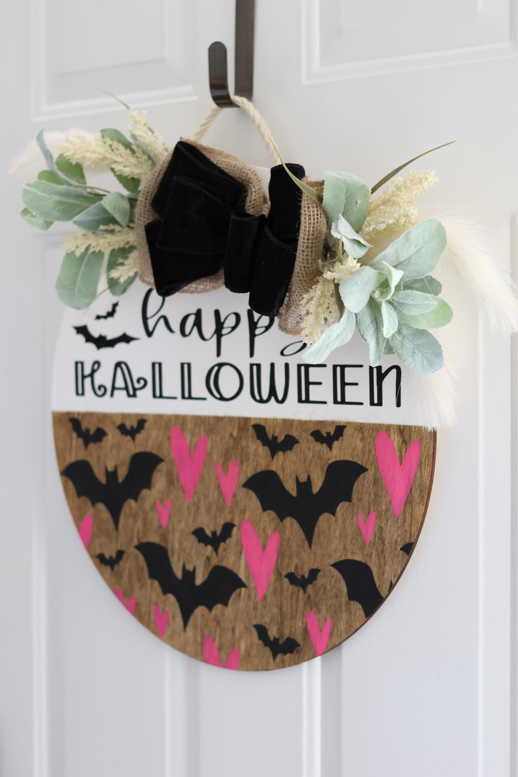 Happy Halloween Bats and Hearts Sign