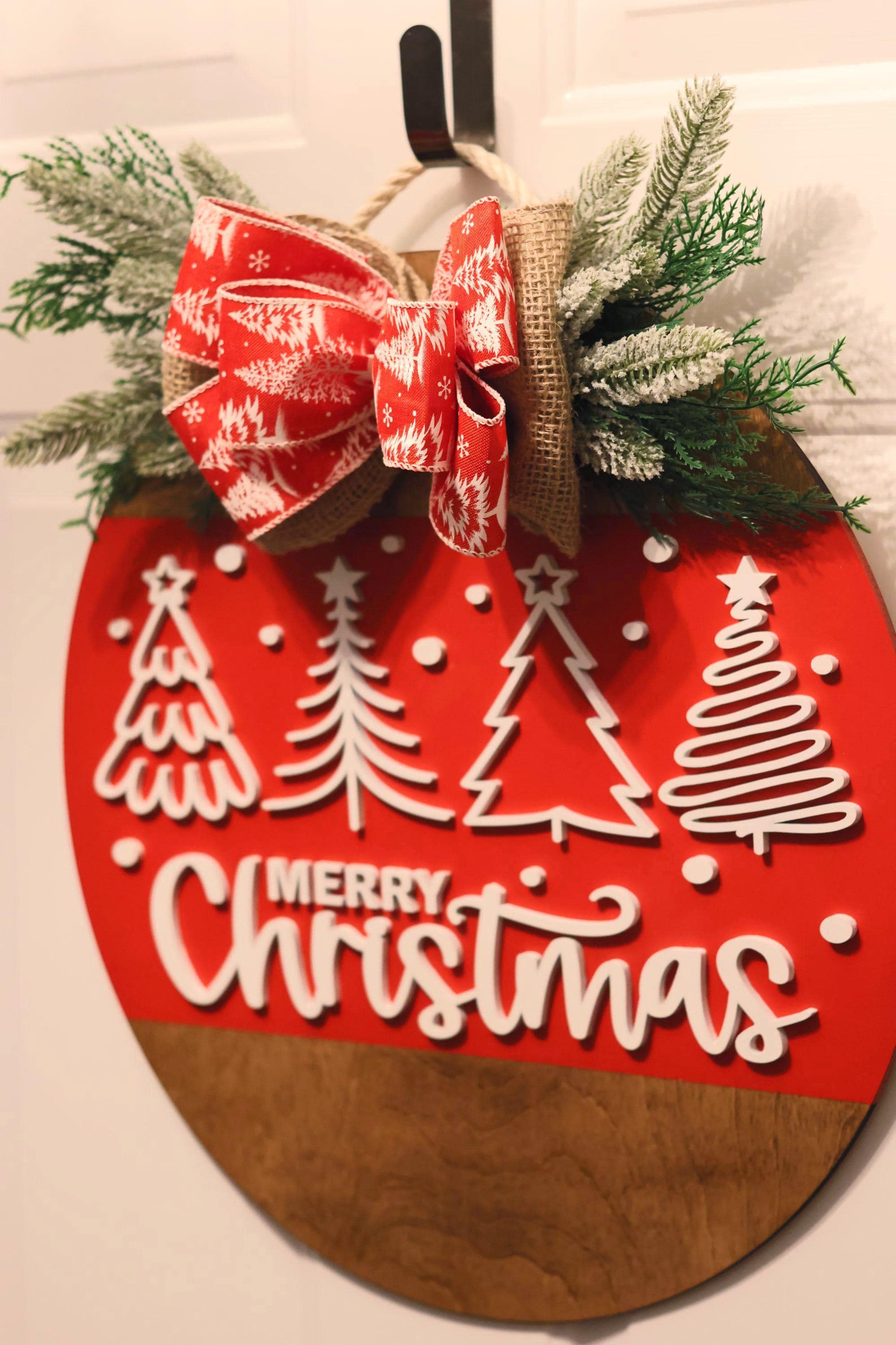 Merry Christmas Round Door Sign  Festive Farmhouse Holiday Decor